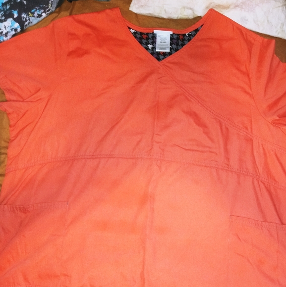 SCRUB TOPS - Picture 5 of 5